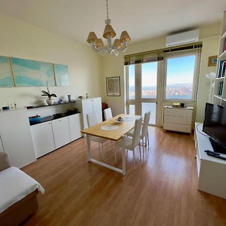 Panoramico Appartamento Vista Mare Римини Экстерьер фото